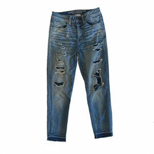 American Eagle Super Stretch Sz 2 Distressed Jeans